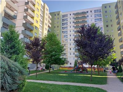 VANZARE APARTAMENT 2 CAMERE IN TOP CITY, LA 450 M DE CORESI MALL