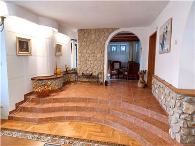 DUPLEX 7 CAMERE, INTRARE SI CURTE SEPARATA IN POIANA BRASOV